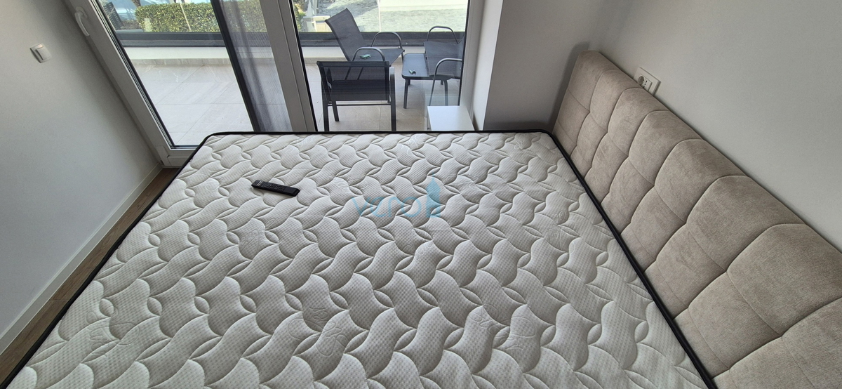 Isola di Krk, Malinska, moderna casa bifamiliare con piscina, giardino, vista, vendita