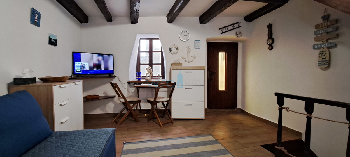 Isola di Krk, Omišalj, affascinante casa a schiera nel centro storico, vista, in vendita