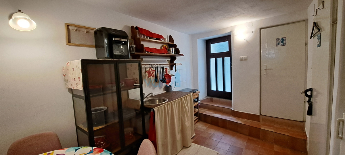 Isola di Krk, Omišalj, affascinante casa a schiera nel centro storico, vista, in vendita