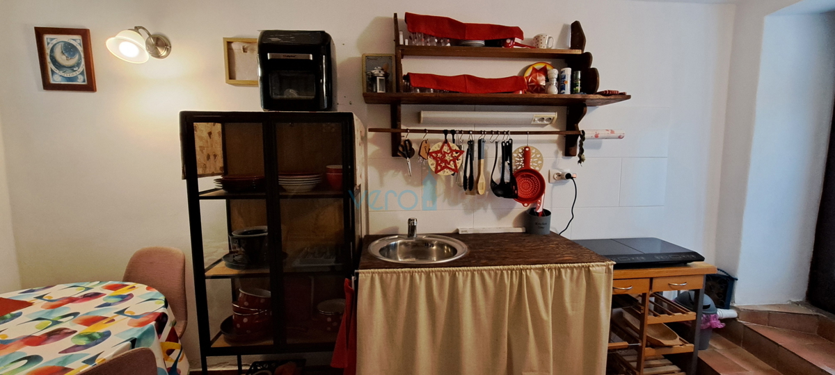 Isola di Krk, Omišalj, affascinante casa a schiera nel centro storico, vista, in vendita