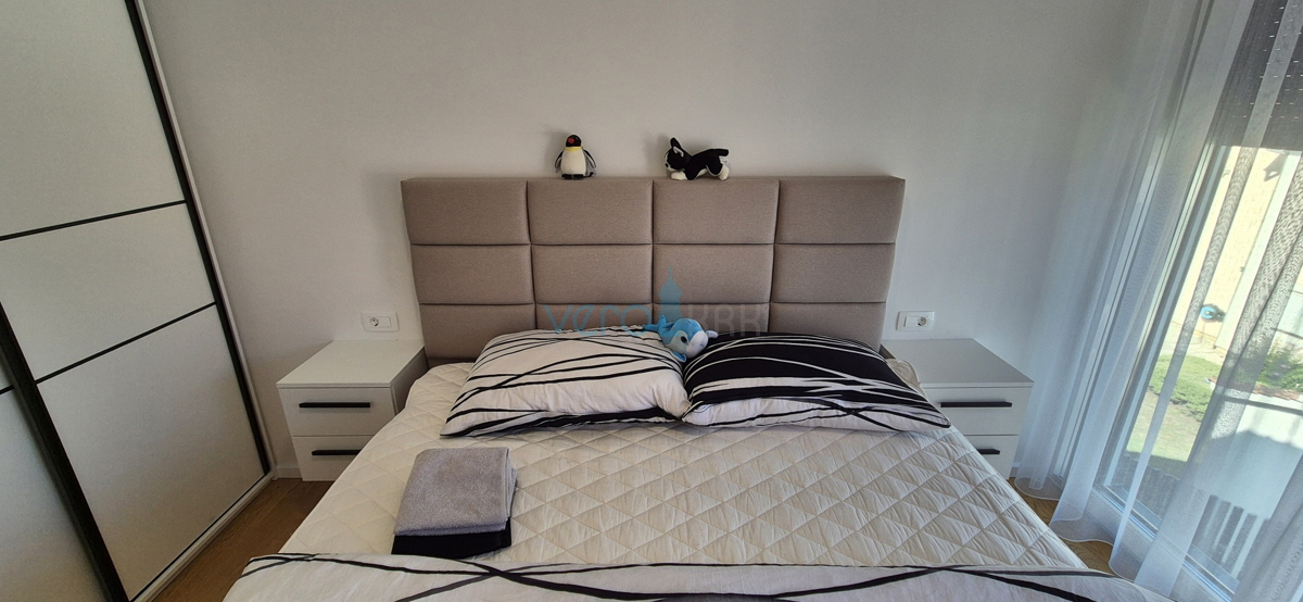 Malinska, centro, nuova costruzione, villa bifamiliare con piscina, vista mare, giardino, vendita