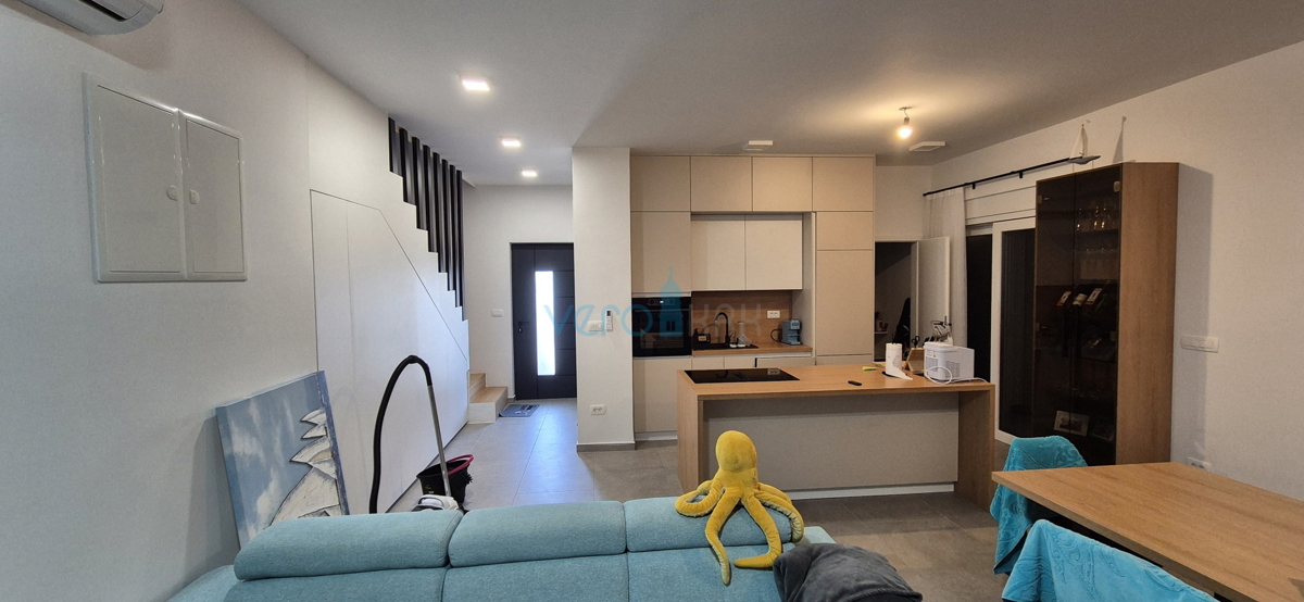 Malinska, centro, nuova costruzione, villa bifamiliare con piscina, vista mare, giardino, vendita