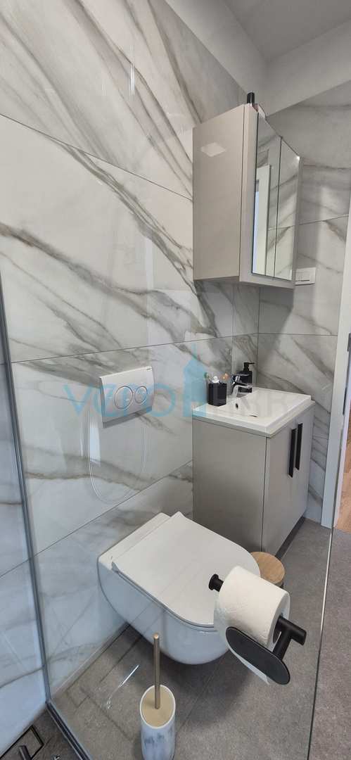 Malinska, centro, nuova costruzione, villa bifamiliare con piscina, vista mare, giardino, vendita