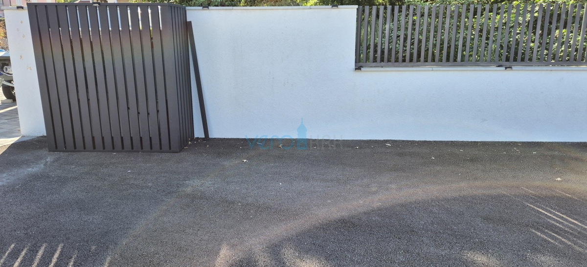 Malinska, centro, nuova costruzione, villa bifamiliare con piscina, vista mare, giardino, vendita