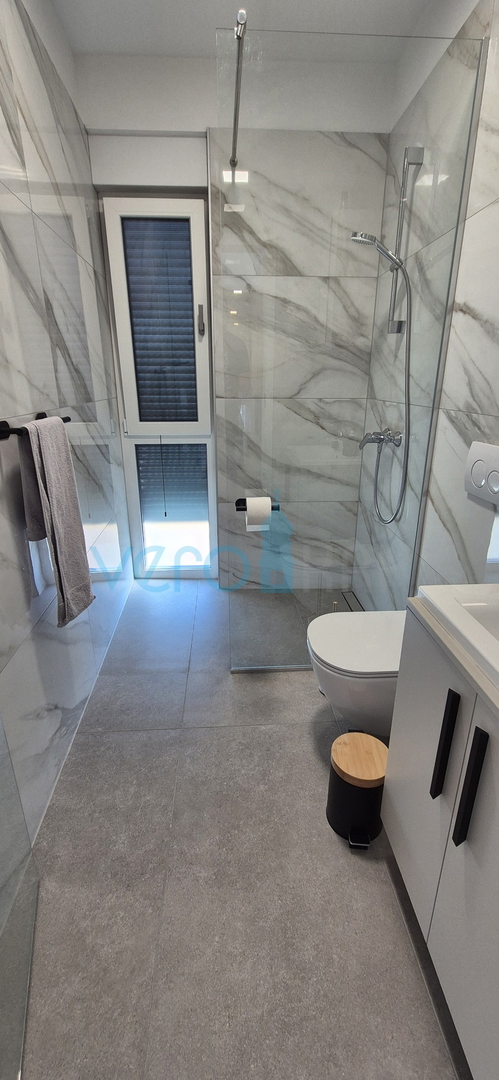 Malinska, centro, nuova costruzione, villa bifamiliare con piscina, vista mare, giardino, vendita