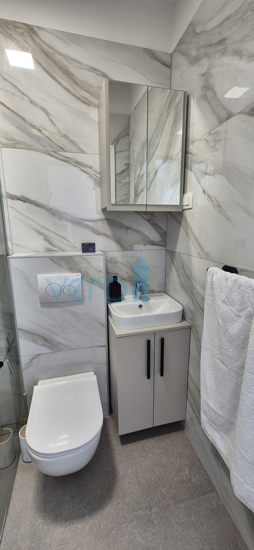 Malinska, centro, nuova costruzione, villa bifamiliare con piscina, vista mare, giardino, vendita