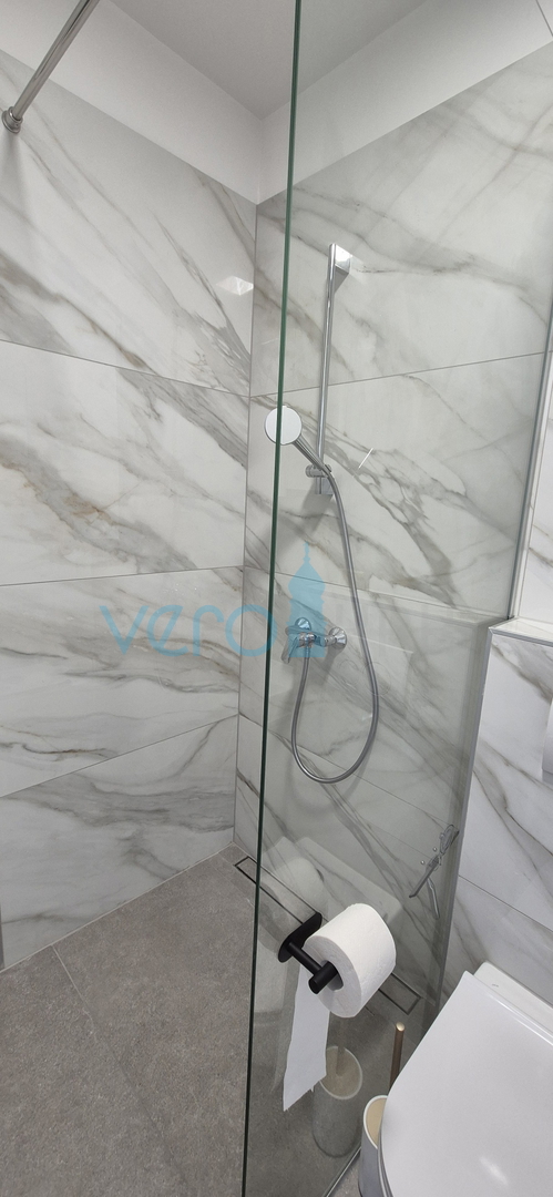 Malinska, centro, nuova costruzione, villa bifamiliare con piscina, vista mare, giardino, vendita