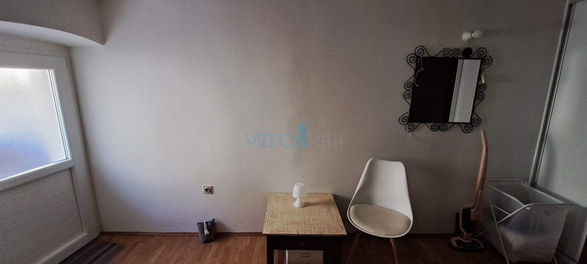 Omišalj, isola di Krk, casa in pietra autoctona a schiera, terrazza, in vendita