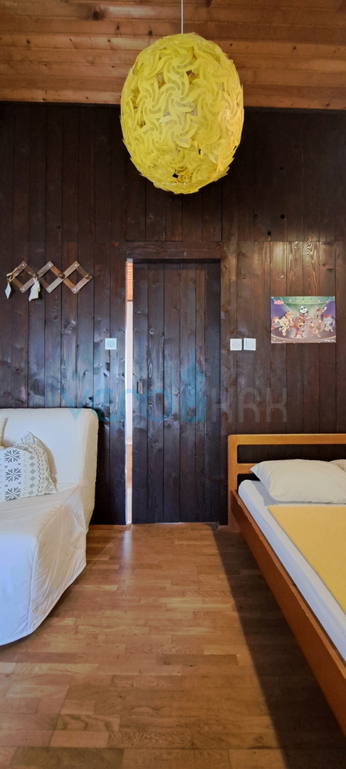 Omišalj, isola di Krk, casa in pietra autoctona a schiera, terrazza, in vendita