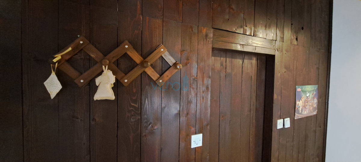 Omišalj, isola di Krk, casa in pietra autoctona a schiera, terrazza, in vendita