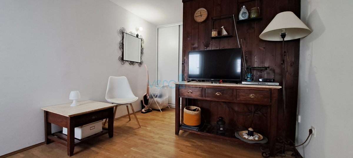 Omišalj, isola di Krk, casa in pietra autoctona a schiera, terrazza, in vendita