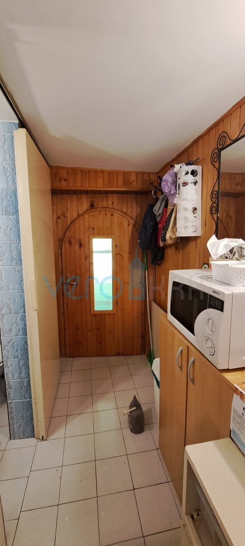 Omišalj, isola di Krk, casa in pietra autoctona a schiera, terrazza, in vendita