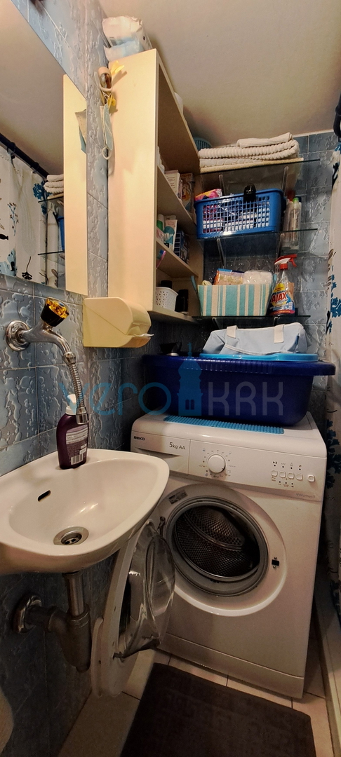 Omišalj, isola di Krk, casa in pietra autoctona a schiera, terrazza, in vendita