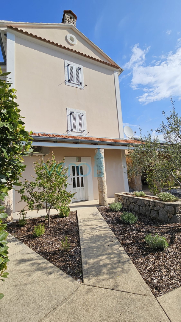 Isola di Krk, Dobrinj, villa di lusso autoctona con uliveto e piscina