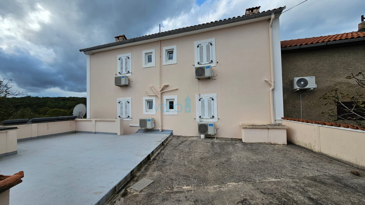 Isola di Krk, Dobrinj, villa di lusso autoctona con uliveto e piscina