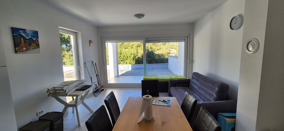 Isola di Krk, Malinska, zona circostante, casa bifamiliare con piscina e giardino, vendita