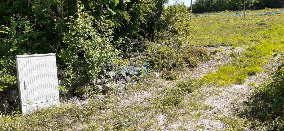 Isola di Krk, parte ovest dell'isola, Milohnić, terreno con progetto per costruzione, 1654 m2 in ottima posizione, vendita