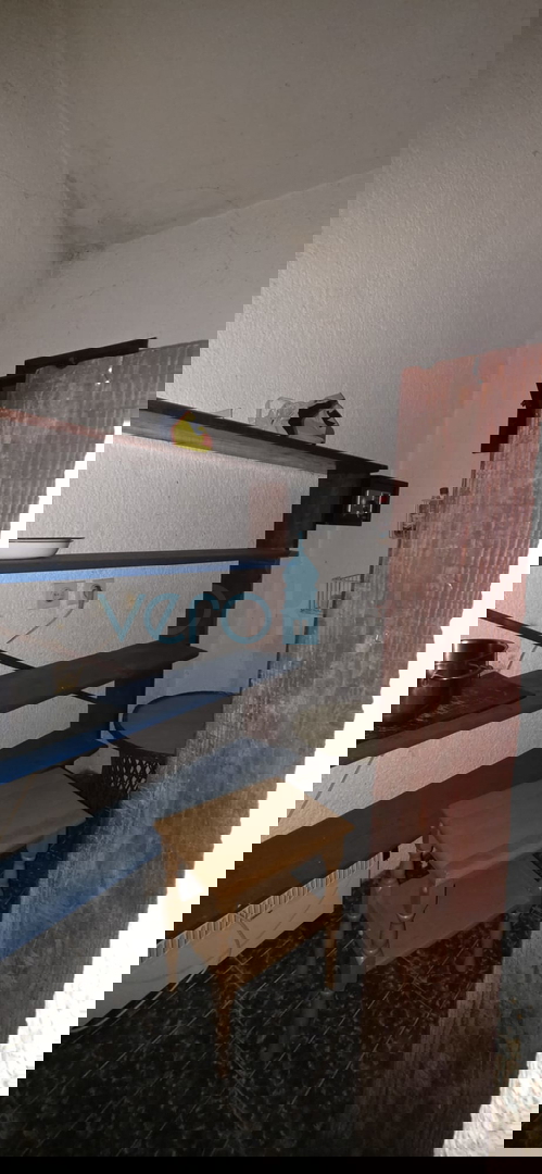 Senj, periferia, casa familiare di 150 m2 su un terreno di 1000 m2, vista mare, in vendita