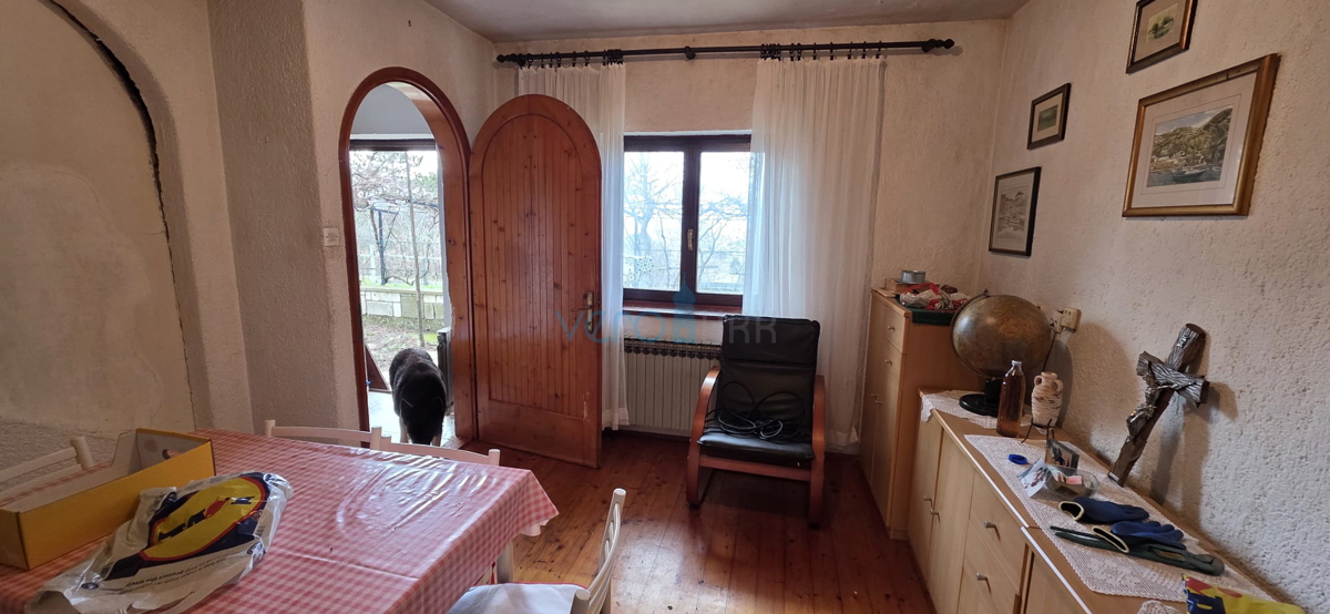 Senj, periferia, casa familiare di 150 m2 su un terreno di 1000 m2, vista mare, in vendita