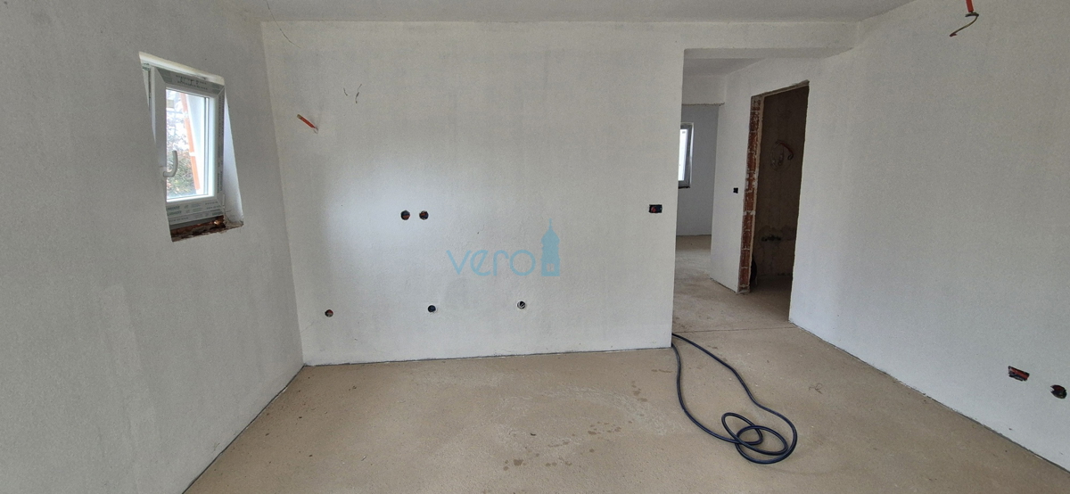 Malinska, otok Krk, villa indipendente con 4 appartamenti, vista, giardino, vendita