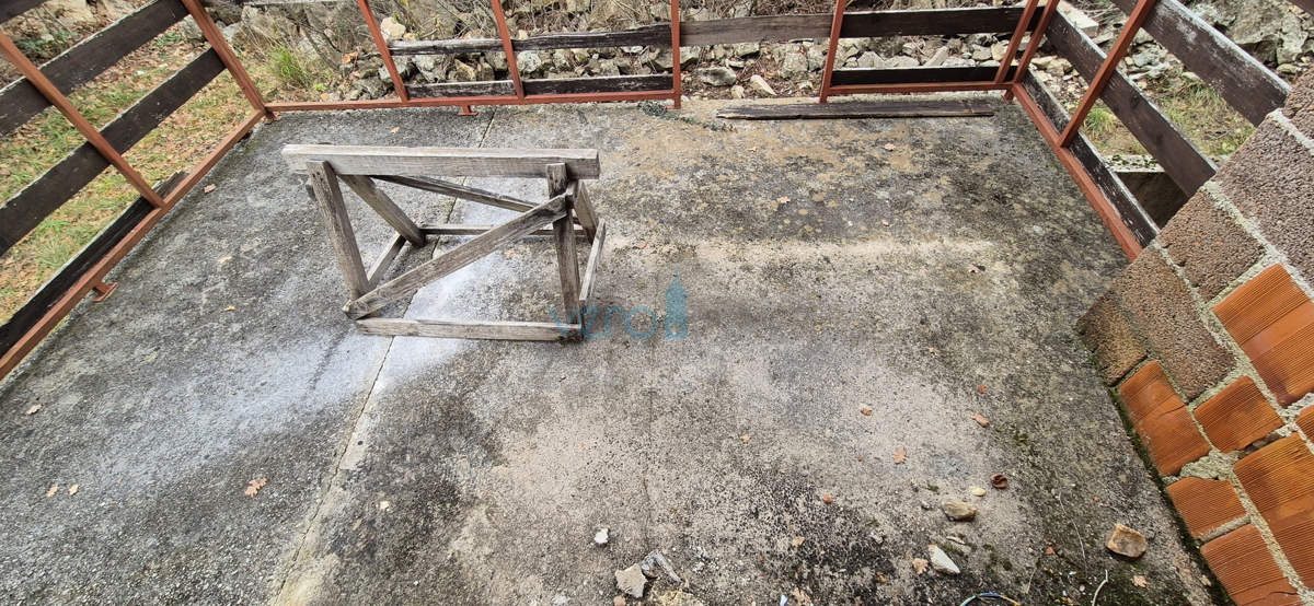 Malinska, otok Krk, villa indipendente con 4 appartamenti, vista, giardino, vendita