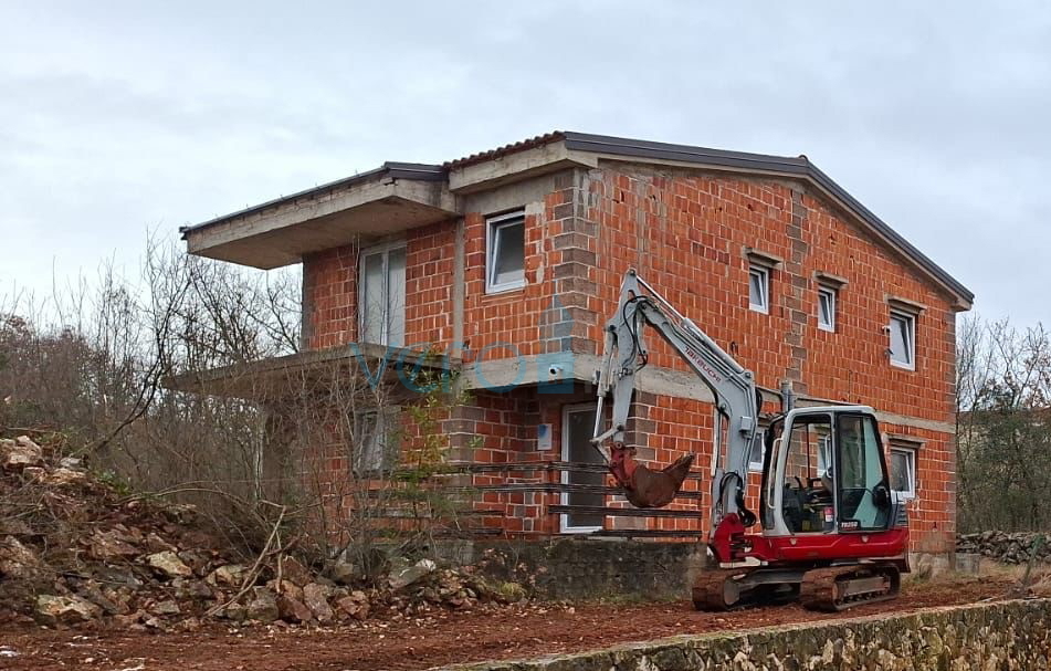 Malinska, otok Krk, villa indipendente con 4 appartamenti, vista, giardino, vendita