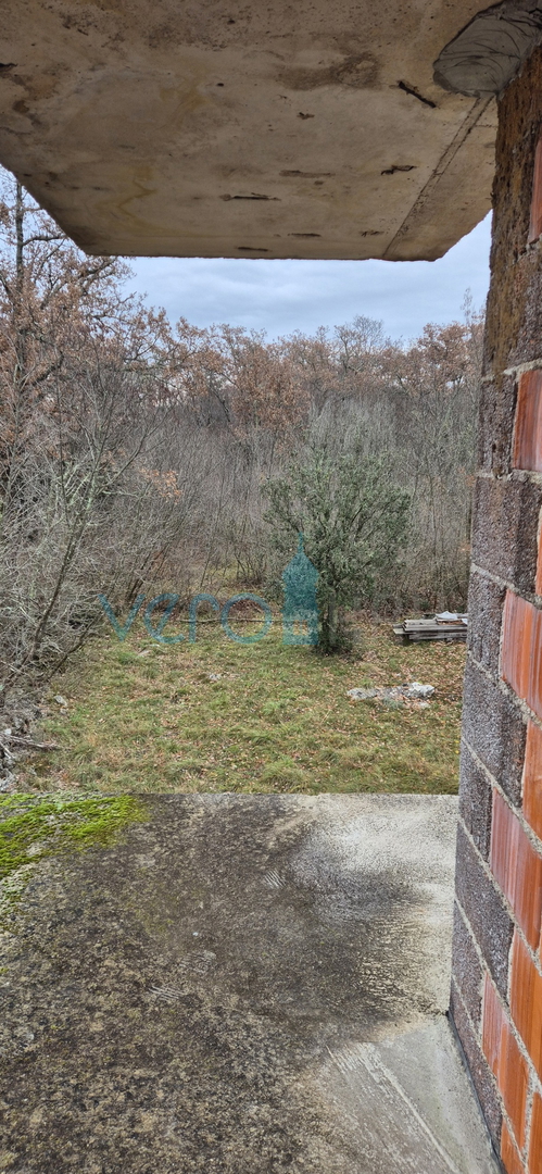 Malinska, otok Krk, villa indipendente con 4 appartamenti, vista, giardino, vendita