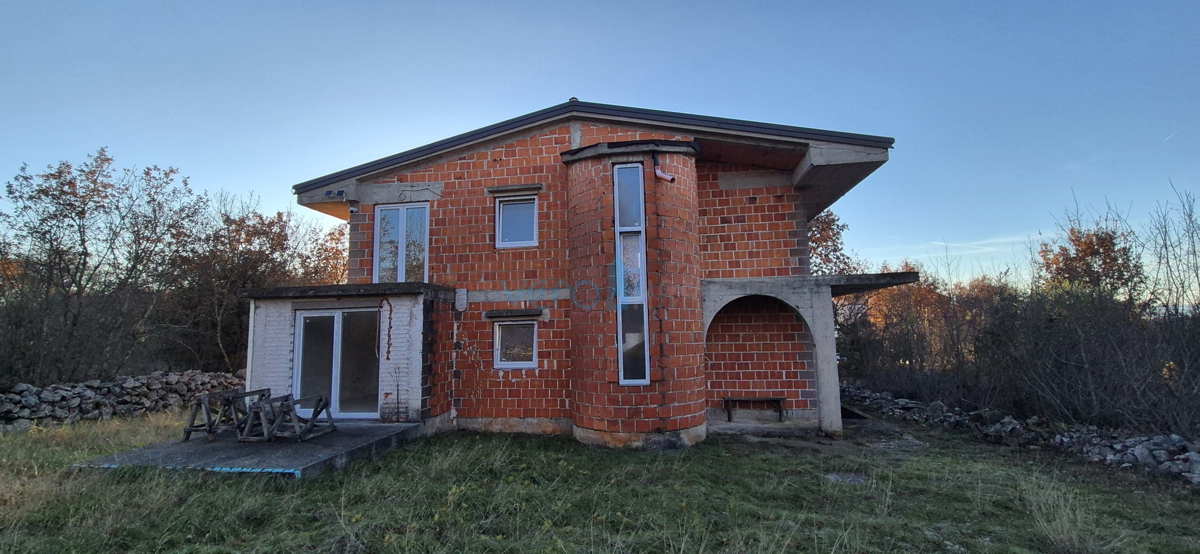 Malinska, otok Krk, villa indipendente con 4 appartamenti, vista, giardino, vendita