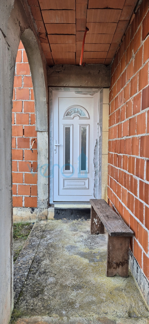 Malinska, otok Krk, villa indipendente con 4 appartamenti, vista, giardino, vendita