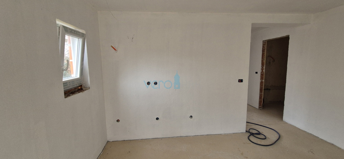 Malinska, otok Krk, villa indipendente con 4 appartamenti, vista, giardino, vendita