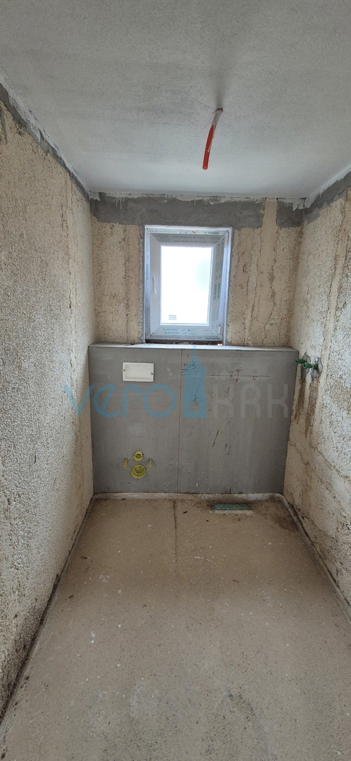 Malinska, otok Krk, villa indipendente con 4 appartamenti, vista, giardino, vendita