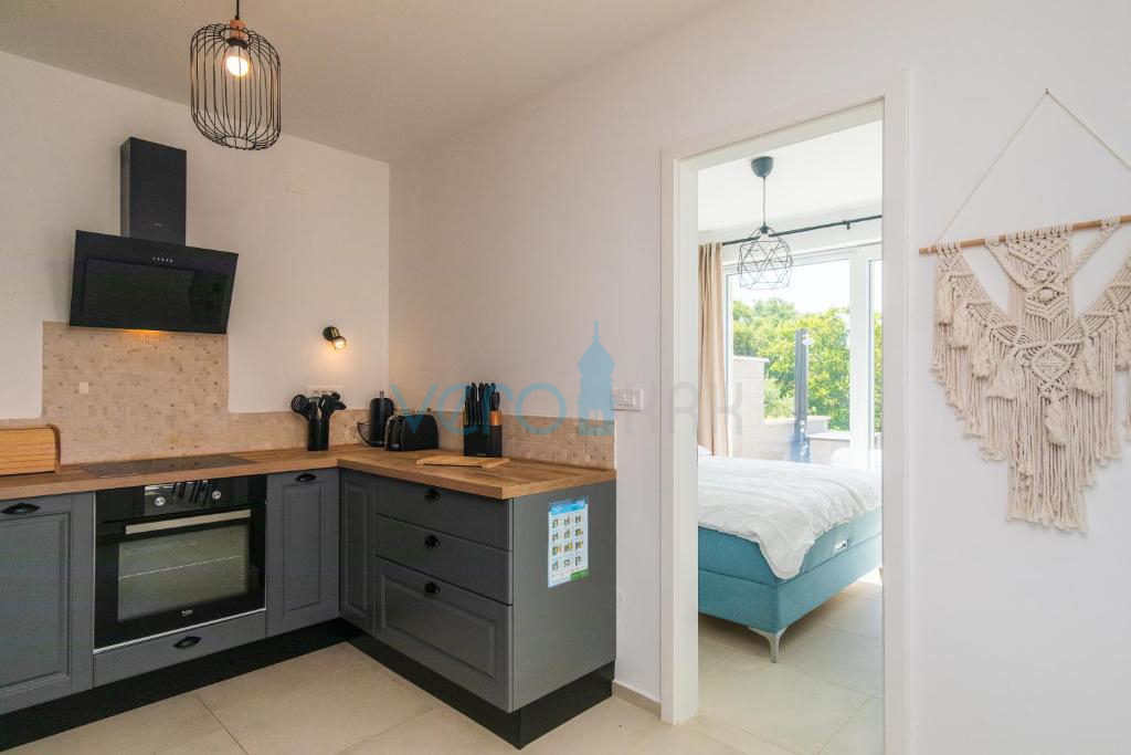 Isola di Krk, Malinska, zona limitrofa, villa bifamiliare con piscina, vista mare, vendita