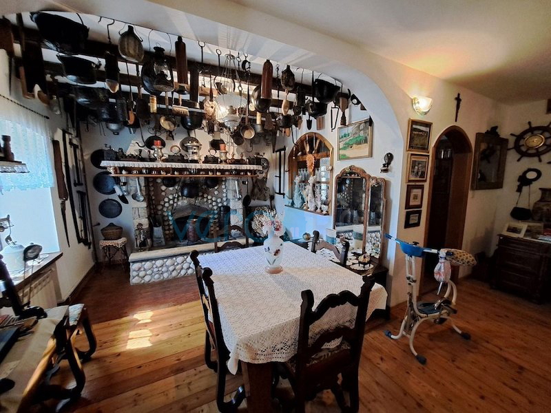 Istra, Buje, Oprtalj e dintorni, casa autonoma indipendente 250m2, con giardino 100m2, vendita