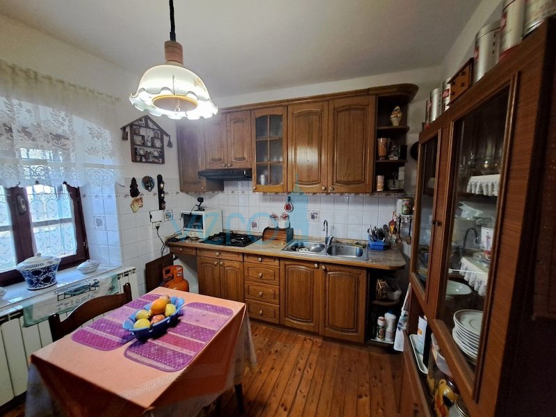 Istra, Buje, Oprtalj e dintorni, casa autonoma indipendente 250m2, con giardino 100m2, vendita