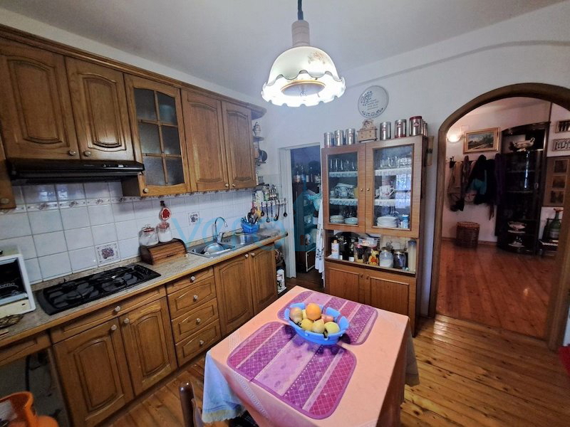 Istra, Buje, Oprtalj e dintorni, casa autonoma indipendente 250m2, con giardino 100m2, vendita