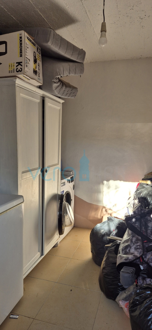 Isola di Krk, città di Krk, area circostante, casa indipendente con due appartamenti su un terreno di 992 m², vista, vendita