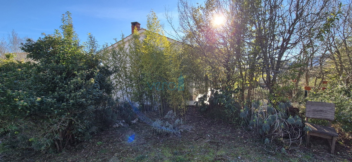 Isola di Krk, città di Krk, area circostante, casa indipendente con due appartamenti su un terreno di 992 m², vista, vendita