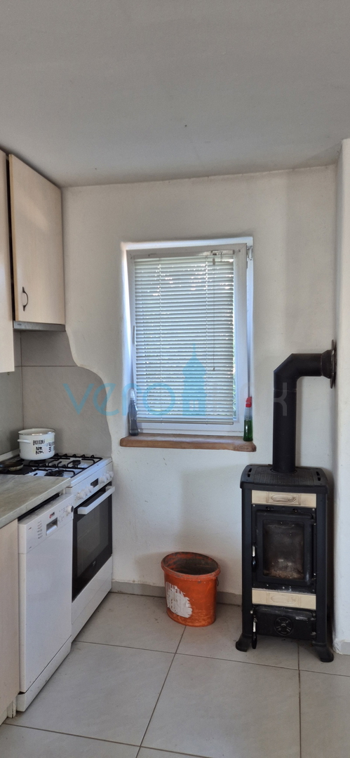 Isola di Krk, città di Krk, area circostante, casa indipendente con due appartamenti su un terreno di 992 m², vista, vendita