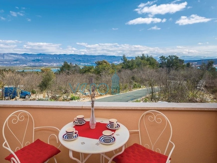 Čižići, isola di Krk, appartamento duplex con giardino e vista mare