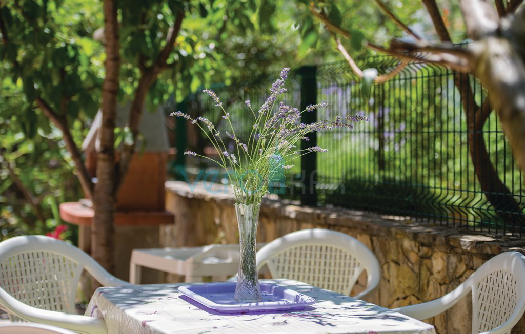 Čižići, isola di Krk, appartamento duplex con giardino e vista mare