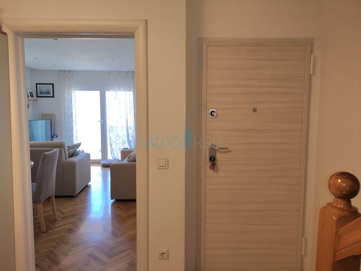 Malinska, Appartamento a due piani con vista mare
