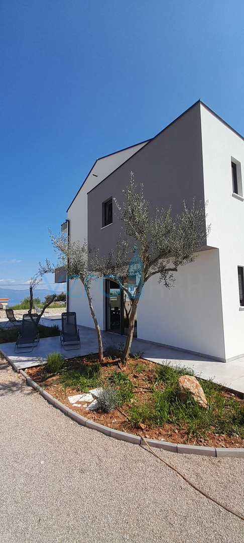 Vrbnik, periferia, casa bifamiliare, nuova costruzione, vista, piscina, vendita