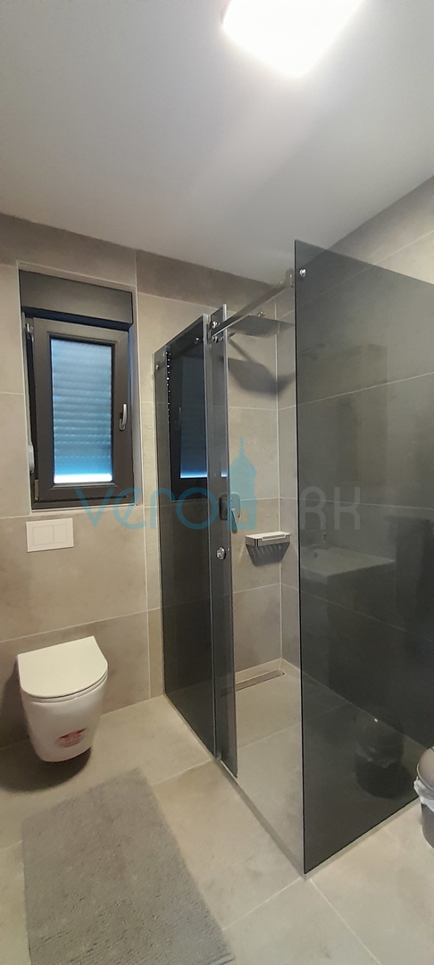 Vrbnik, periferia, casa bifamiliare, nuova costruzione, vista, piscina, vendita