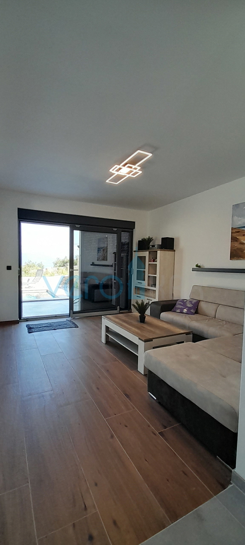 Vrbnik, periferia, casa bifamiliare, nuova costruzione, vista, piscina, vendita