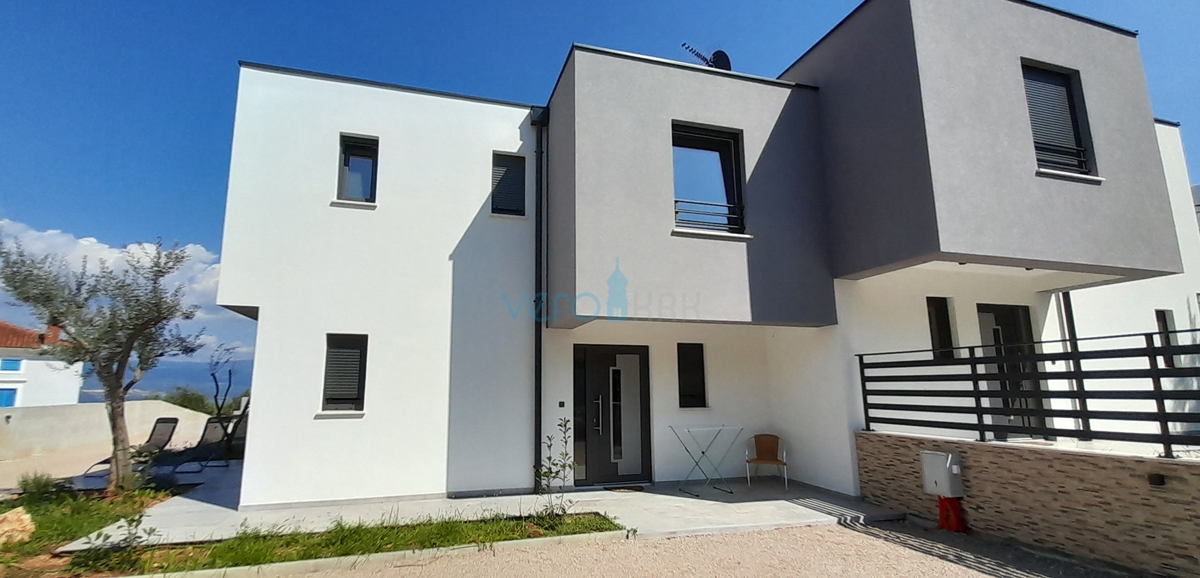 Vrbnik, periferia, casa bifamiliare, nuova costruzione, vista, piscina, vendita