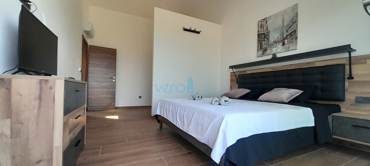 Vrbnik, periferia, casa bifamiliare, nuova costruzione, vista, piscina, vendita