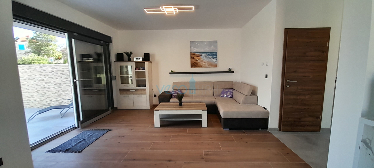 Vrbnik, periferia, casa bifamiliare, nuova costruzione, vista, piscina, vendita