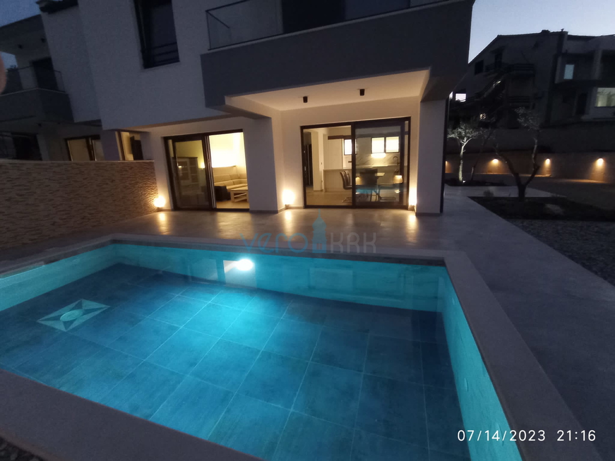 Vrbnik, periferia, casa bifamiliare, nuova costruzione, vista, piscina, vendita