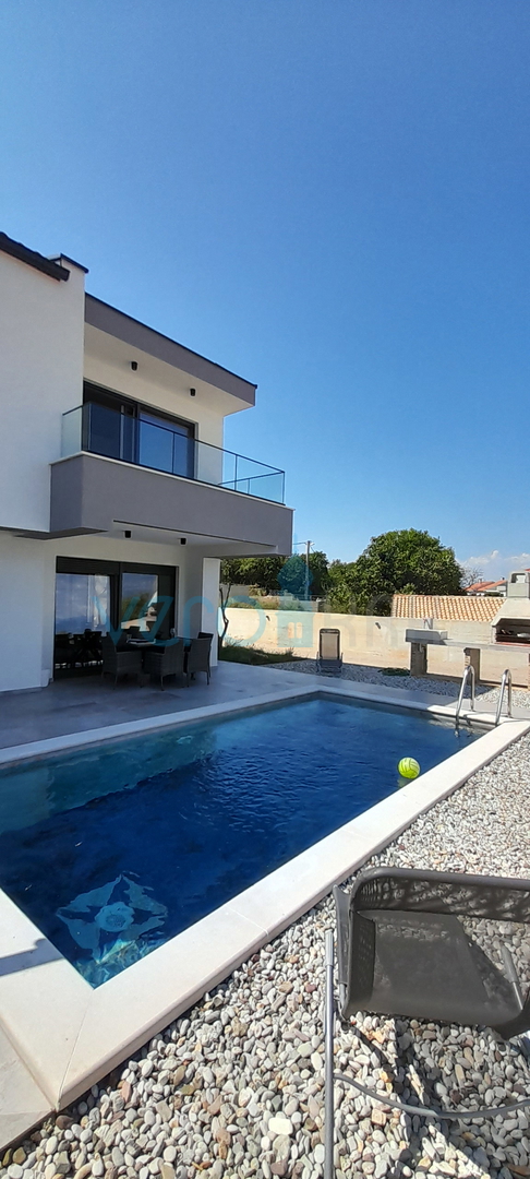 Vrbnik, periferia, casa bifamiliare, nuova costruzione, vista, piscina, vendita