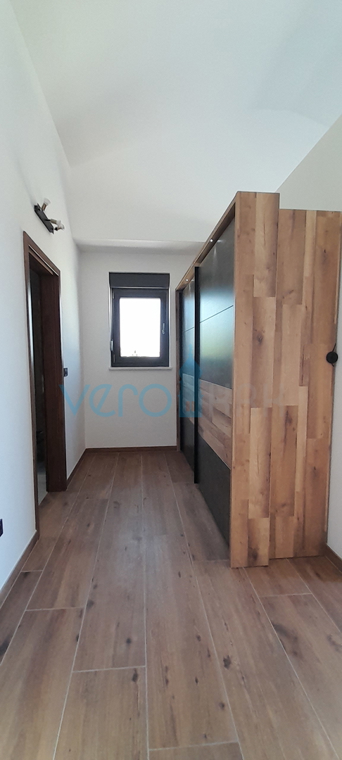 Vrbnik, periferia, casa bifamiliare, nuova costruzione, vista, piscina, vendita